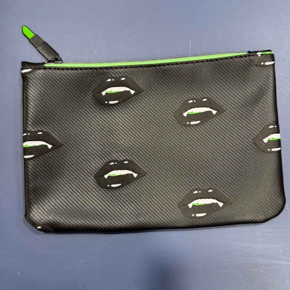 Ipsy Halloween 2021 glam bag vampire lips